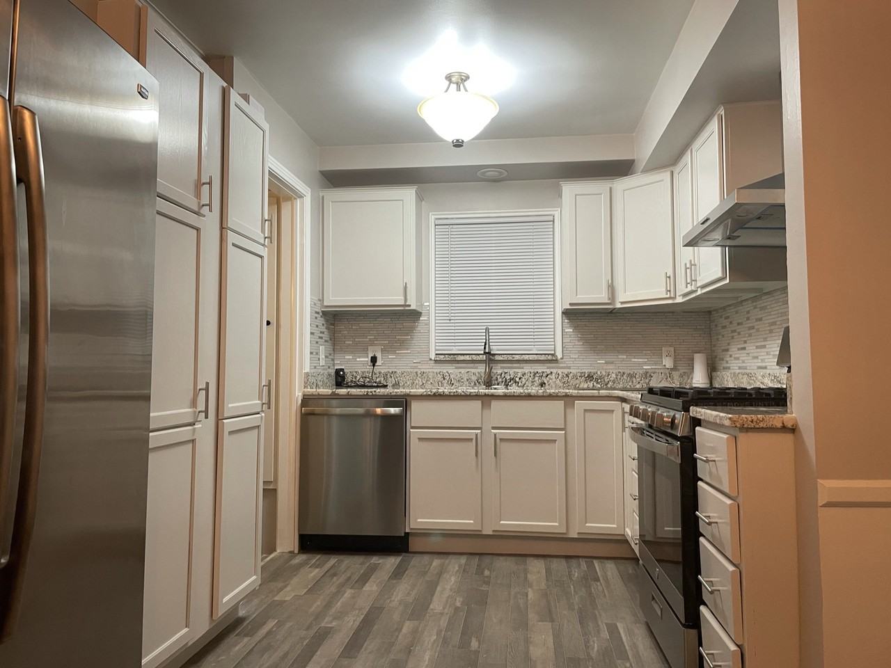 11037 Mayfield St - Photo 2 of 19