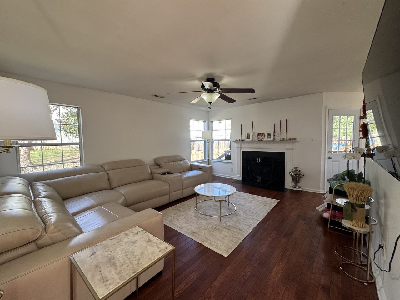 4233 Rosewood Ct - Photo 3 of 25