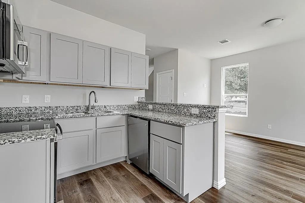 301 Eastland St #2 - Photo 2 of 12