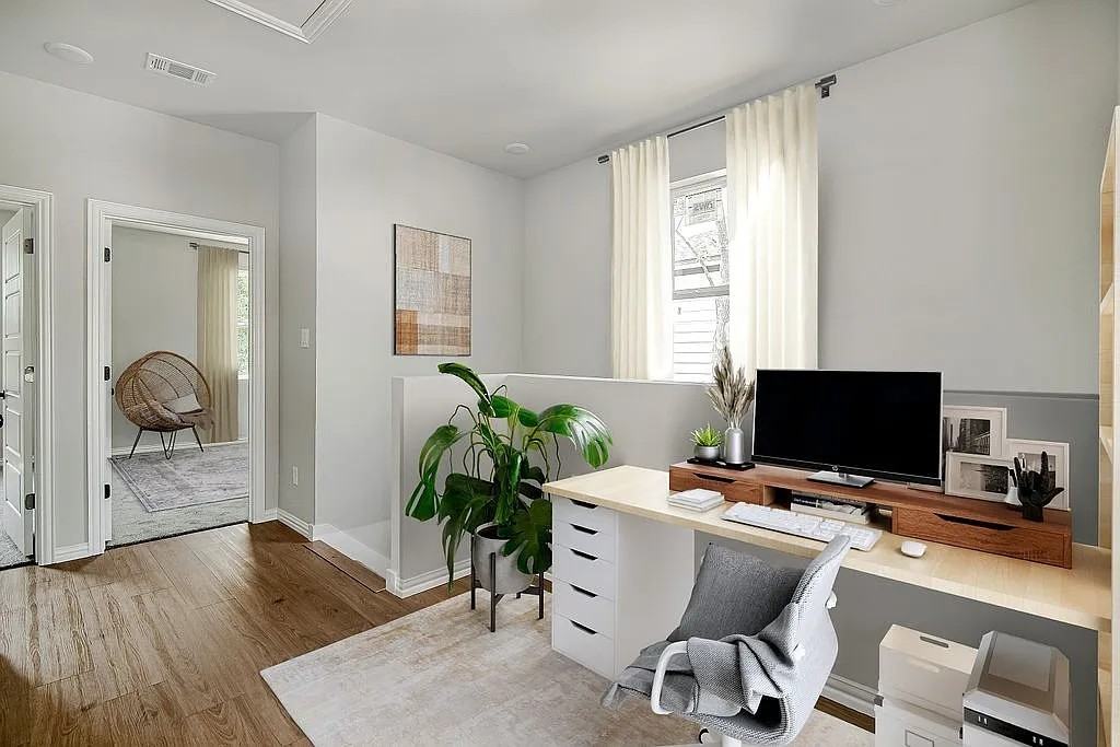 301 Eastland St #2 - Photo 5 of 12