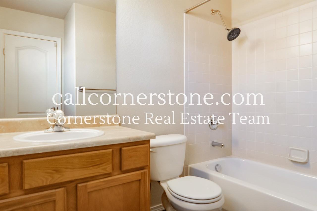 6721 Rutherford Dr - Photo 3 of 28