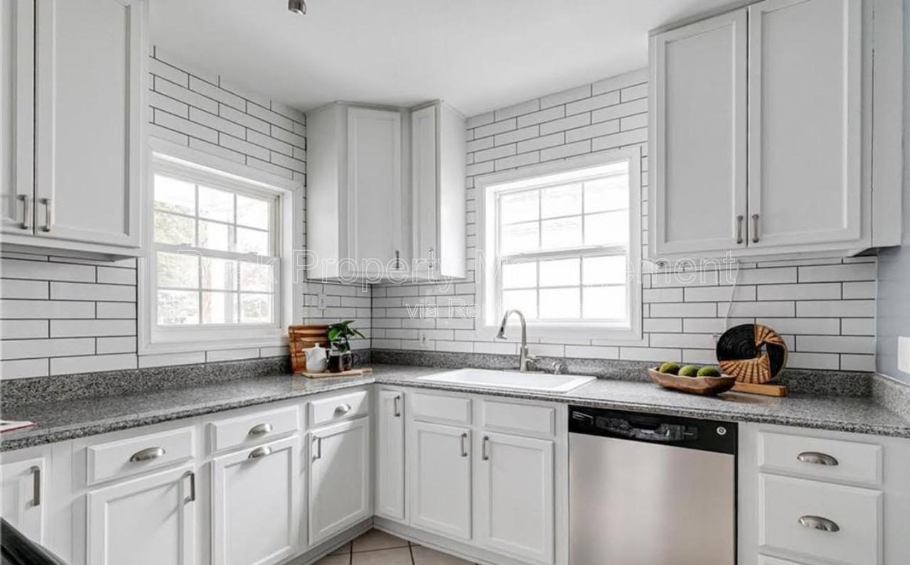 4504 Hanover Ave - Photo 7 of 39