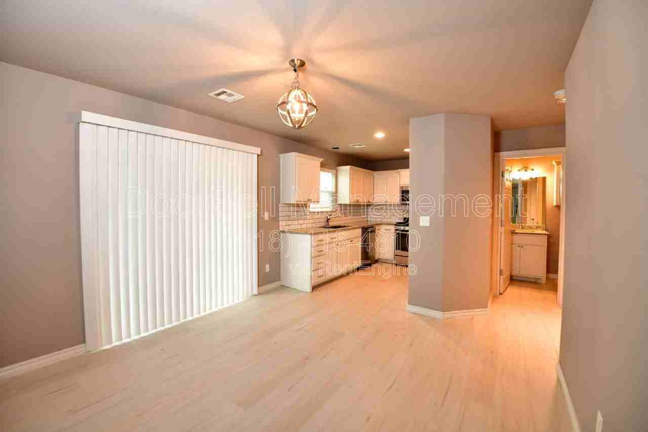 512 S Haynie St - Photo 3 of 11