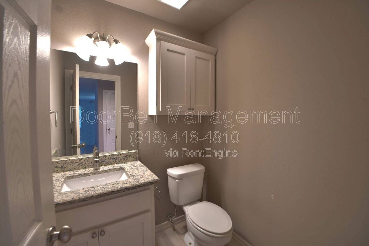 512 S Haynie St - Photo 5 of 11