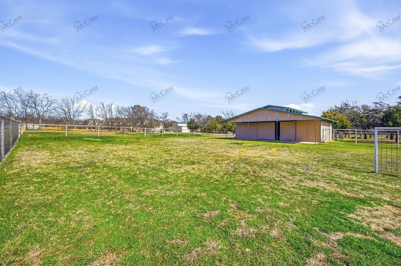 1325 Bancroft Rd - Photo 6 of 28