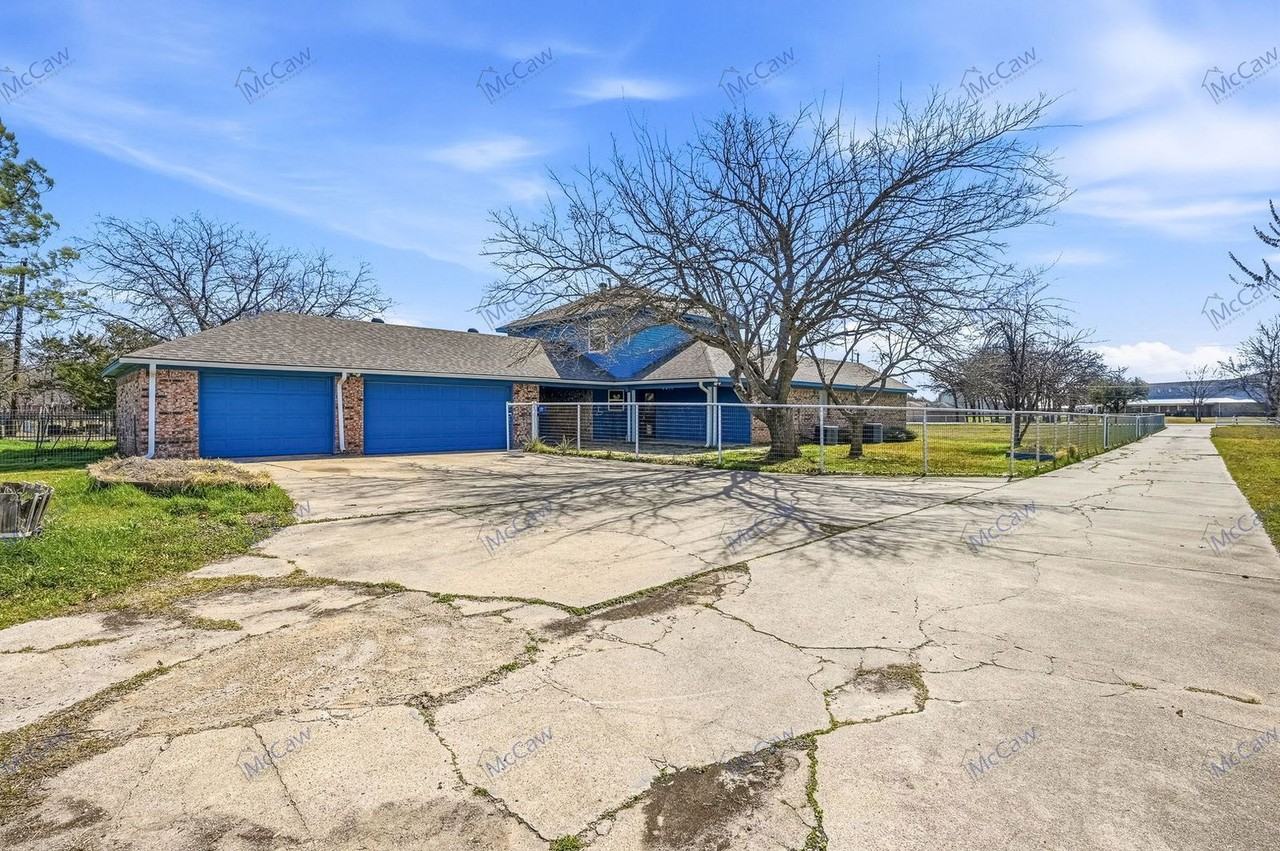 1325 Bancroft Rd - Photo 7 of 28