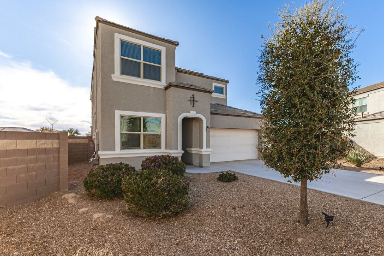 3690 N 308th Ln - Photo 2 of 33