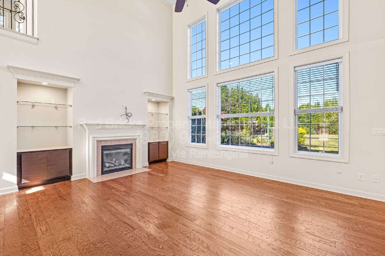 2808 Twinberry Ln - Photo 6 of 40