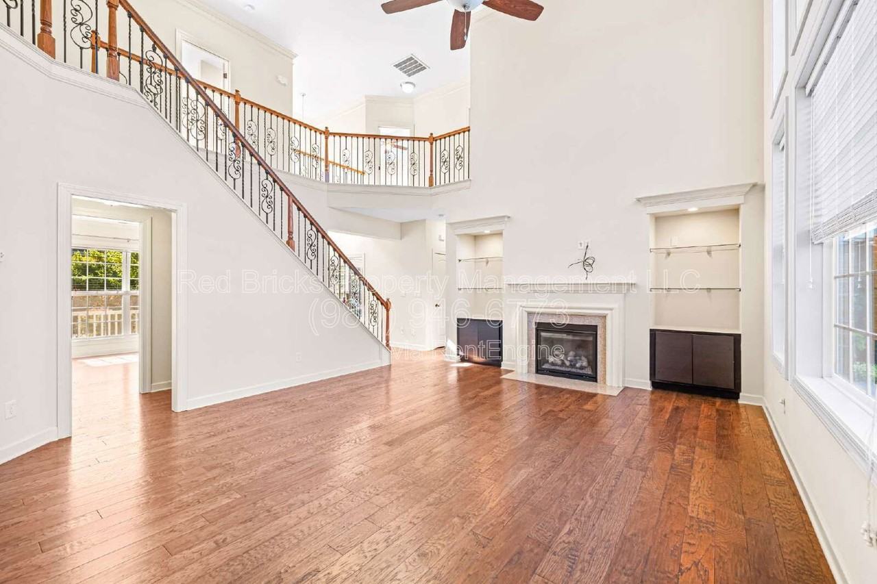 2808 Twinberry Ln - Photo 7 of 40