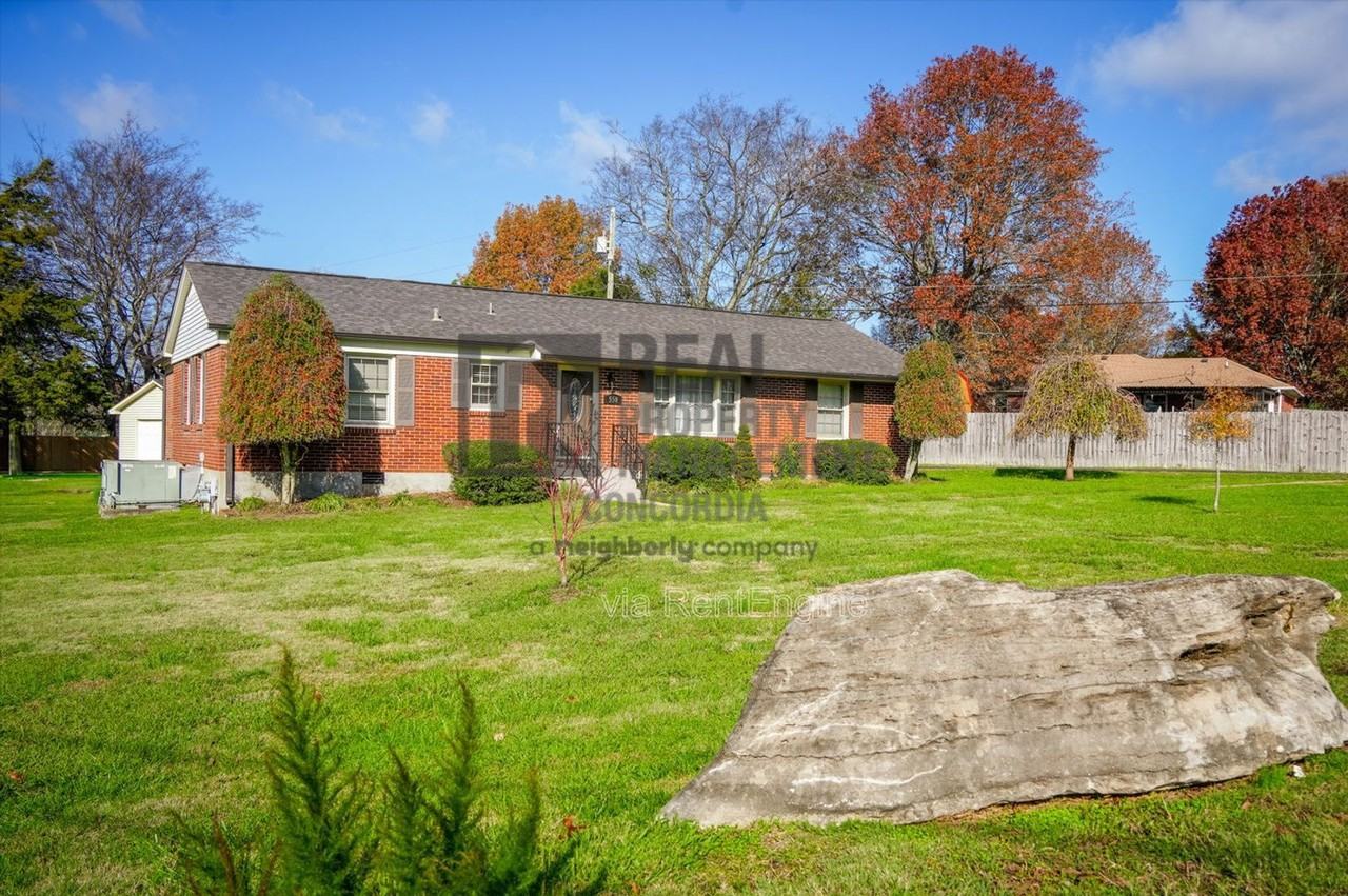 550 Scenic Dr - Photo 3 of 20