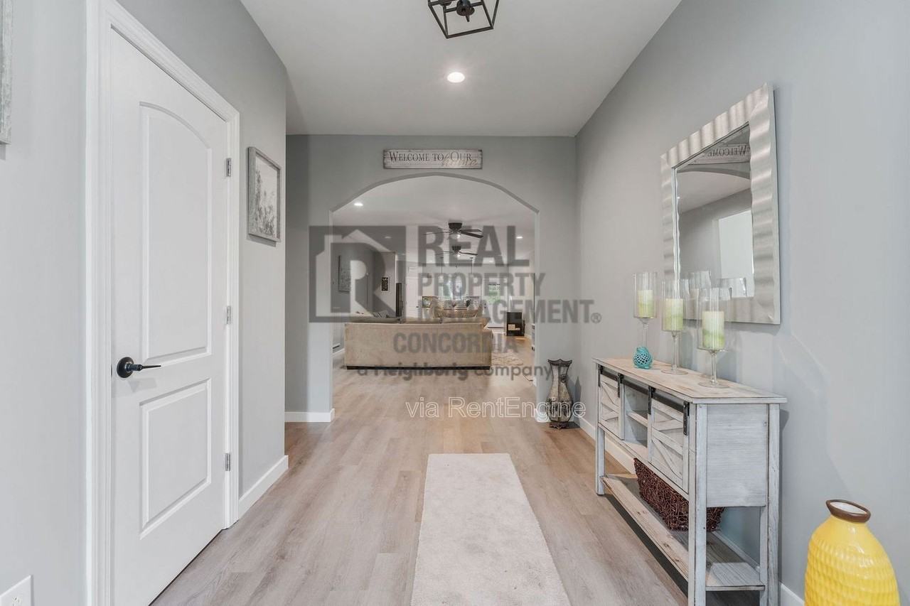 286 Emily Ln - Photo 4 of 29