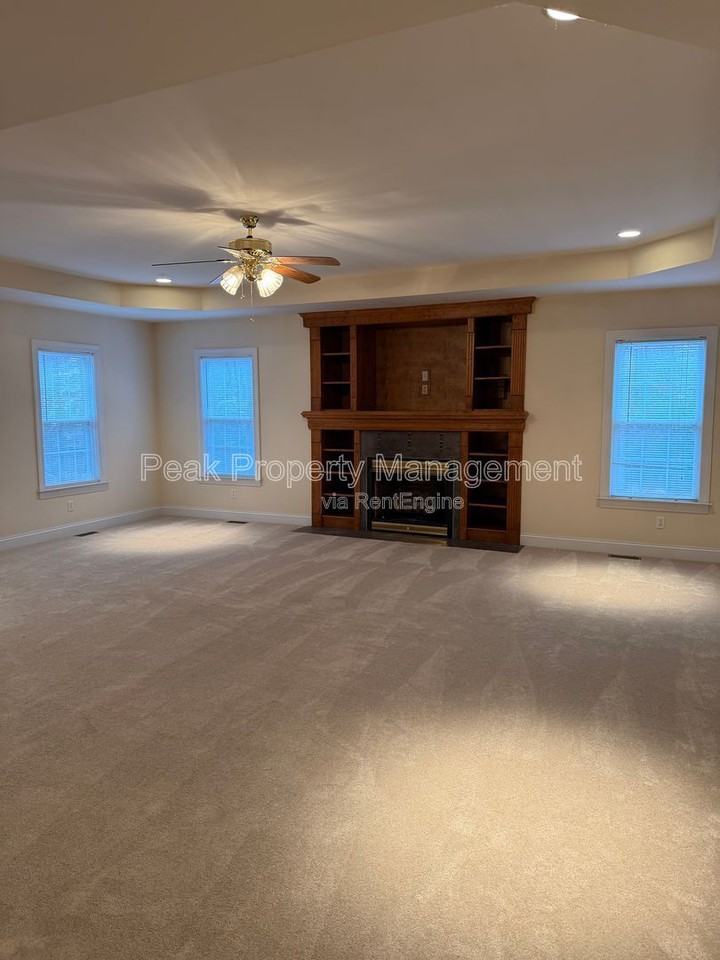 14116 Spruce Ave - Photo 5 of 13