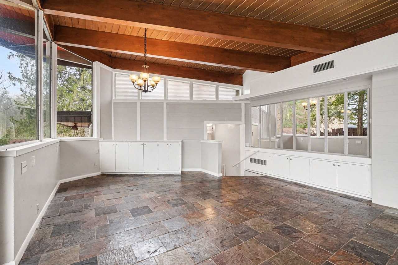 3501 Section Rd - Photo 2 of 14