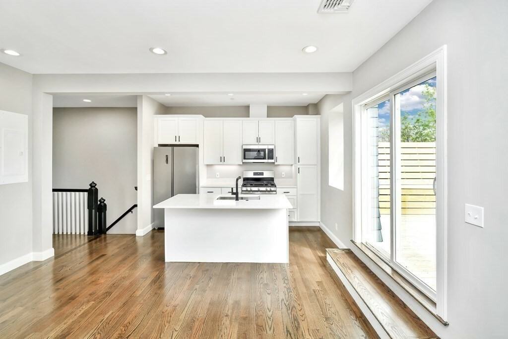 14 Rockland St #4 - Photo 4 of 13