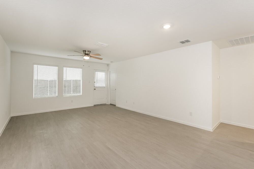 201 Sycamore Pl - Photo 5 of 16