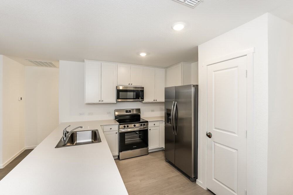 201 Sycamore Pl - Photo 6 of 16