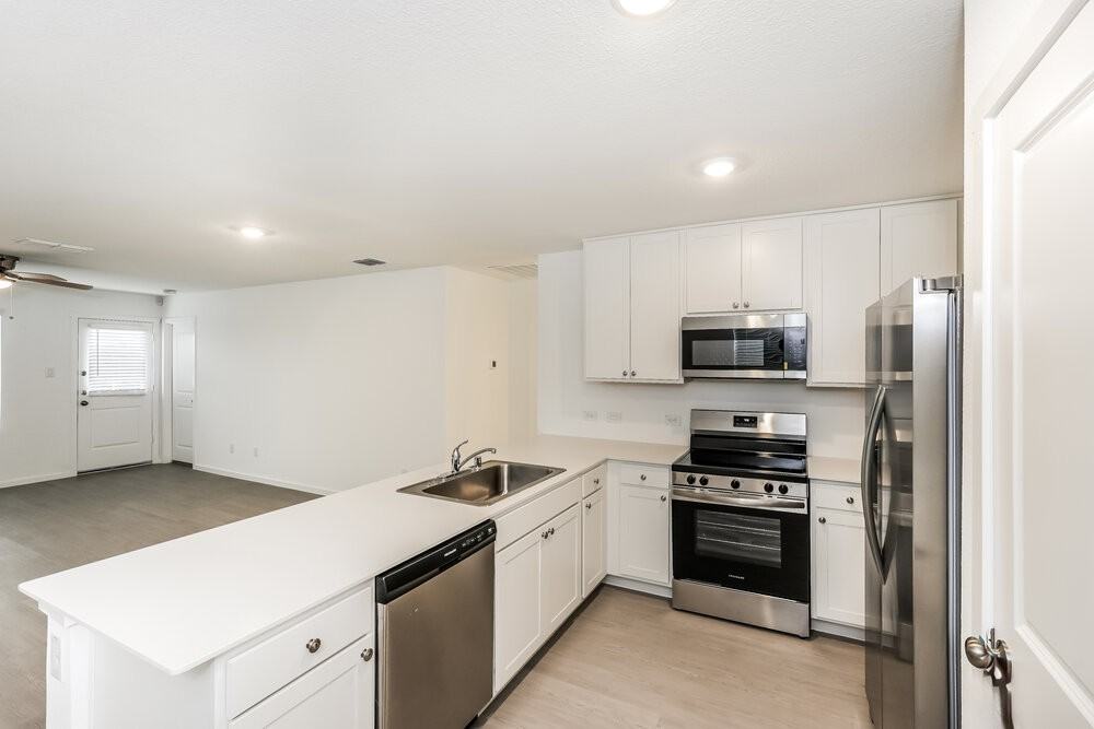 201 Sycamore Pl - Photo 7 of 16