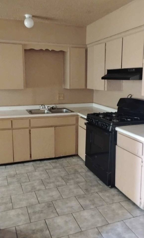 309 Nw 2nd Ave #2 - Photo 2 of 11