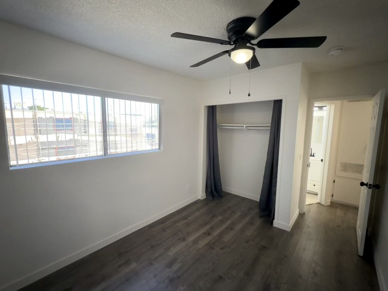 5039 Alhambra Ave - Photo 5 of 6