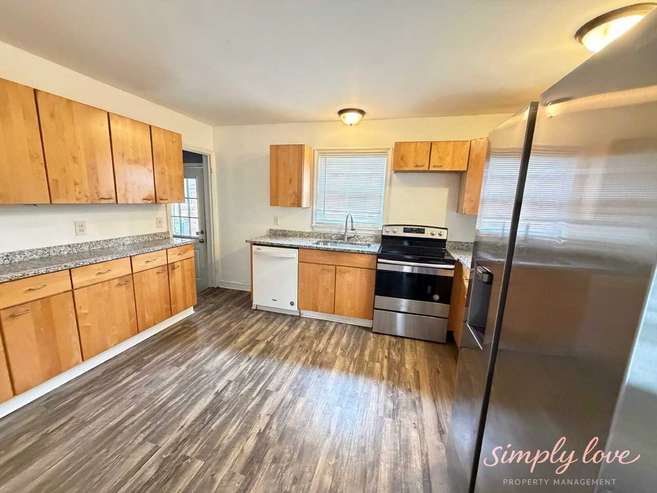 4526 Albion Rd - Photo 4 of 22