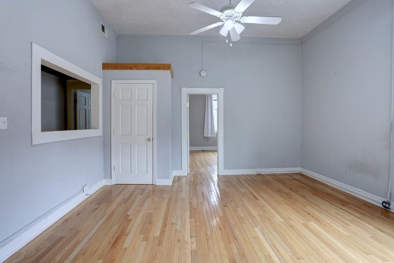 632 S Broadway Apt 200 - Photo 7 of 14