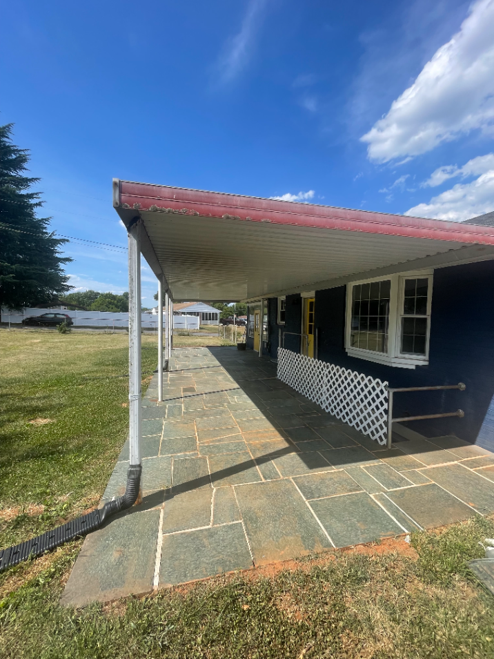 739 Sandusky Dr - Photo 2 of 18