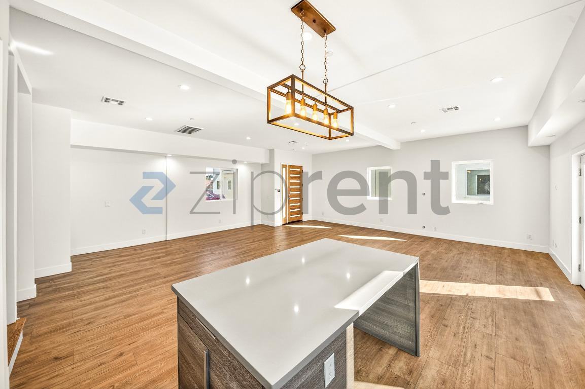 5641 1/2 Riverton Ave #1-2 - Photo 6 of 31