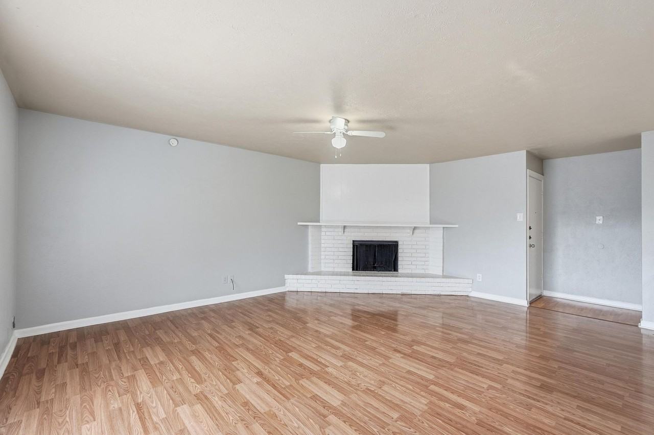 738 Meadow Mead Dr - Photo 3 of 19