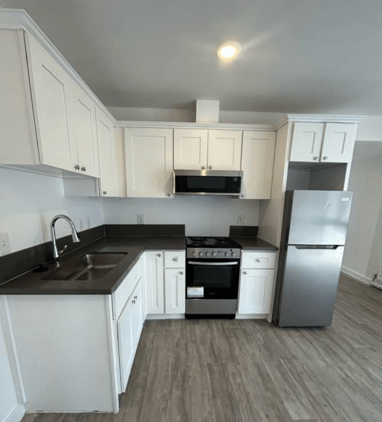 1130 W MLK Blvd - Photo 2 of 4