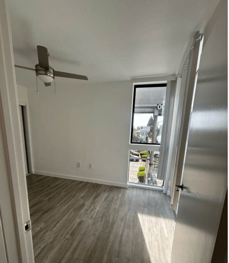 1130 W MLK Blvd - Photo 3 of 4