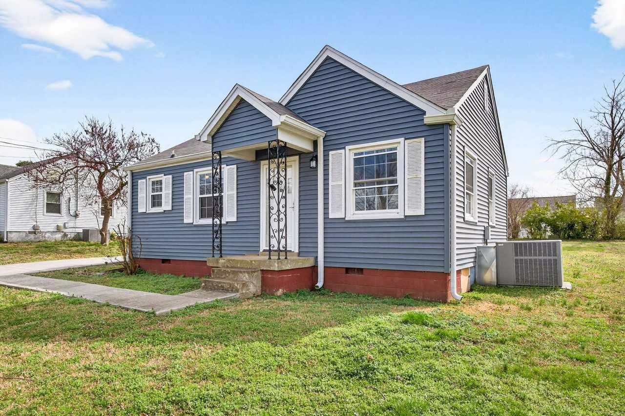 2233 Weona Dr - Photo 3 of 31