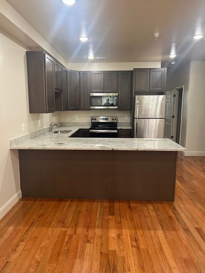 1620 Constitution Ave Ne - Photo 6 of 20