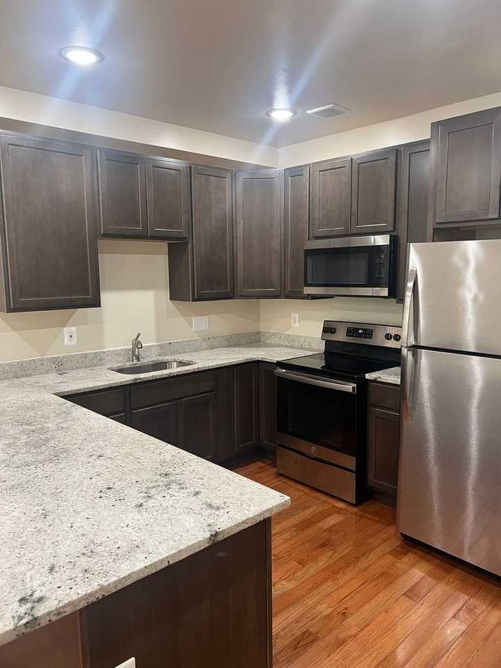 1620 Constitution Ave Ne - Photo 7 of 20