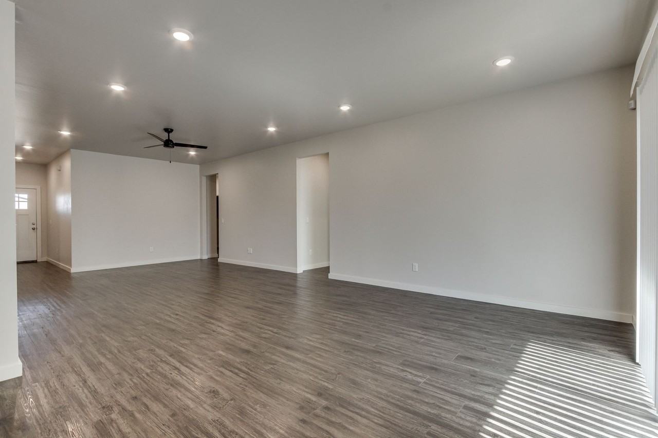 2224 Fallview Dr - Photo 7 of 33