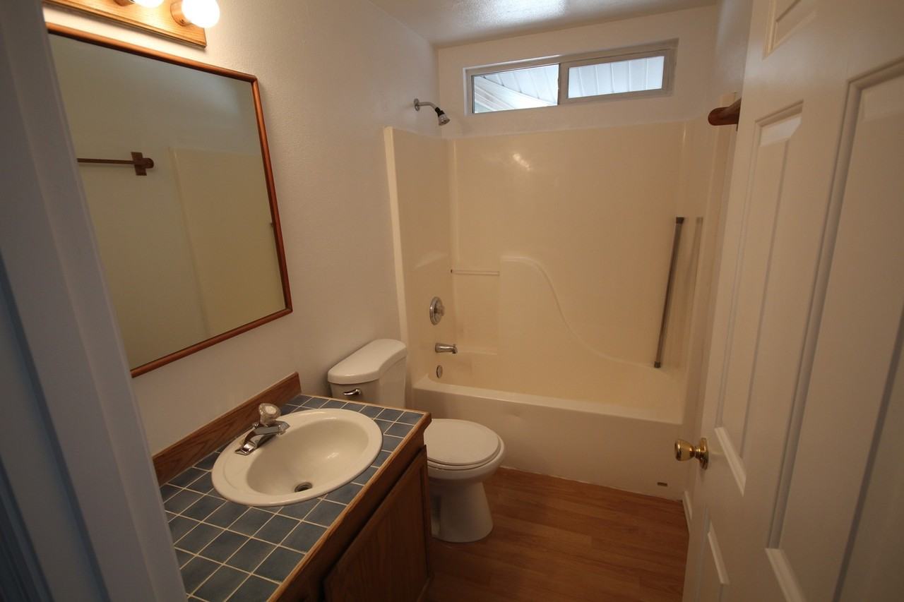 947 Se Polaris Ct - Photo 4 of 24