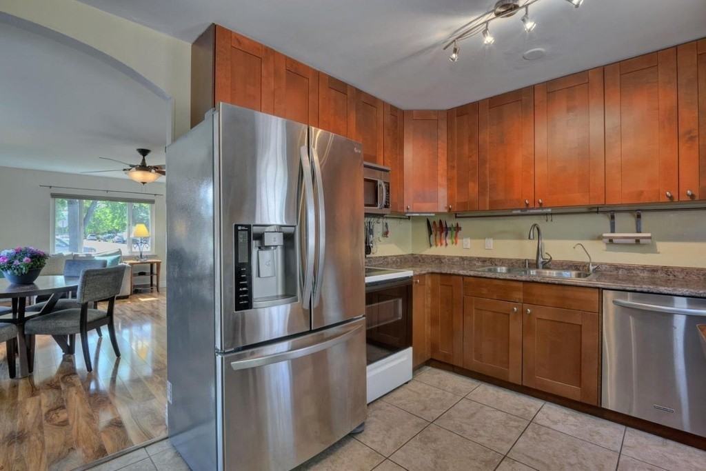 3050 Arroba Way - Photo 6 of 16