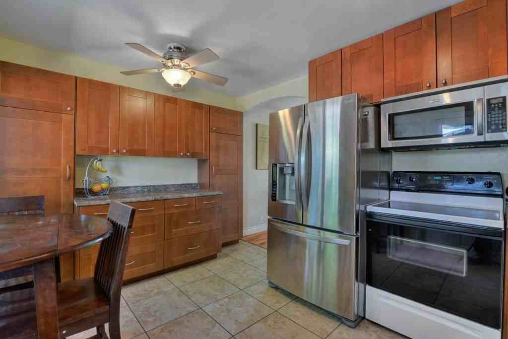 3050 Arroba Way - Photo 7 of 16