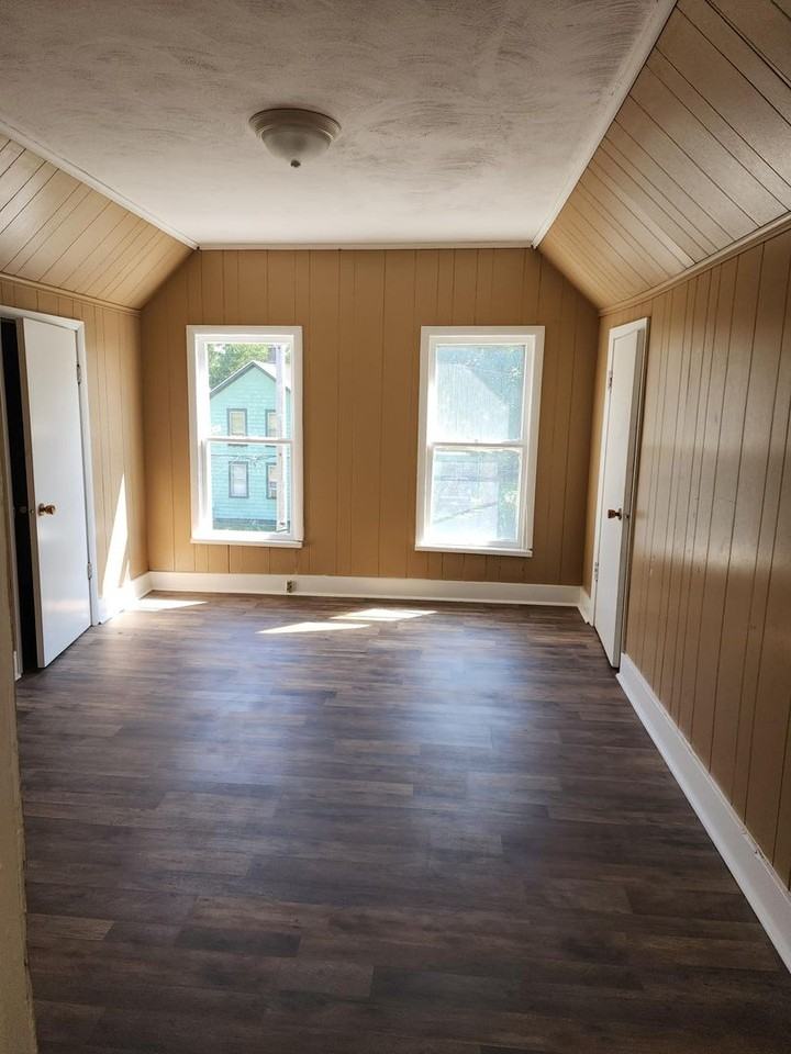 919 S Sumner Ave - Photo 7 of 9