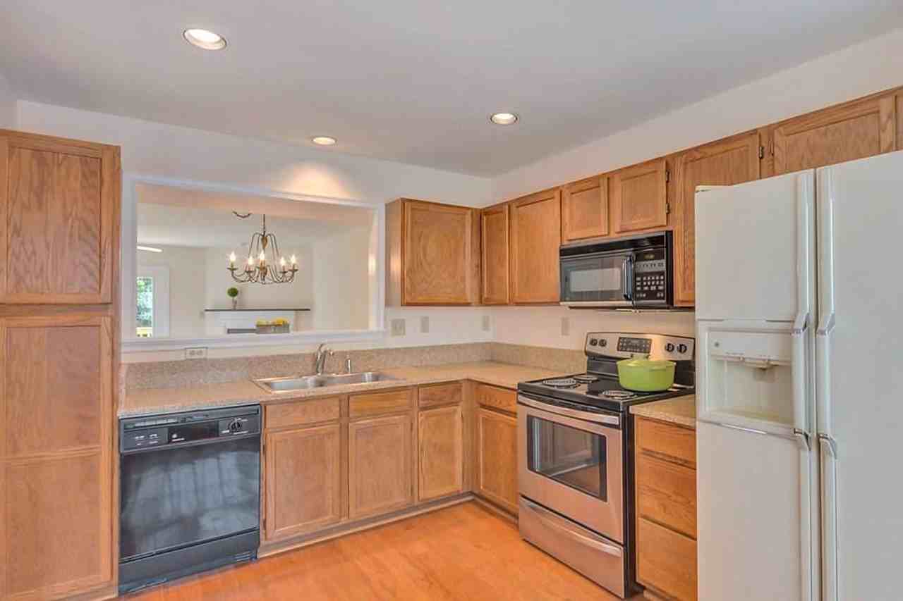 1355 Wimbledon Way - Photo 3 of 20