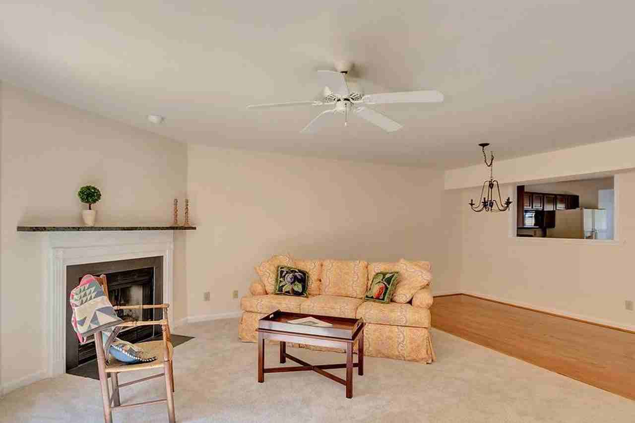 1355 Wimbledon Way - Photo 6 of 20