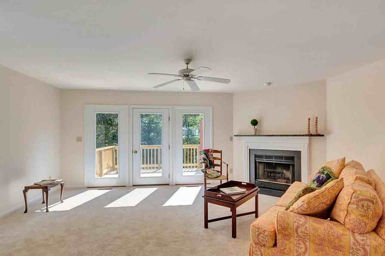 1355 Wimbledon Way - Photo 7 of 20