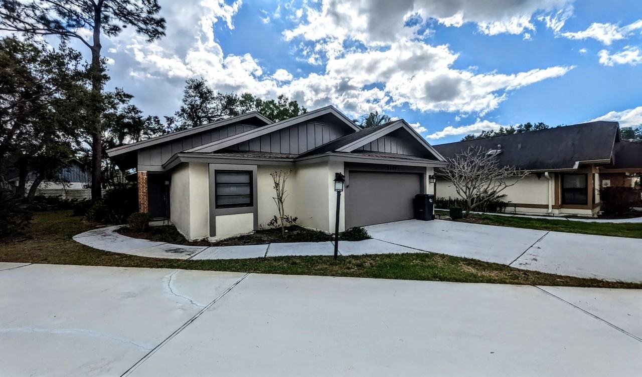 7805 Pine Trace Dr - Photo 3 of 33