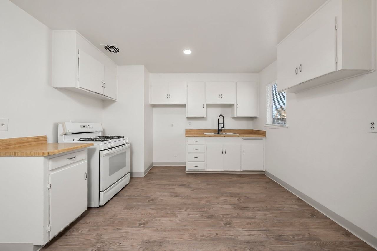 517 Elkhorn Blvd - Photo 3 of 11