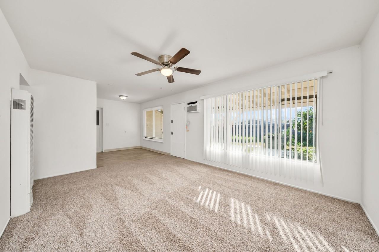 5733 San Vincente Way - Photo 5 of 11