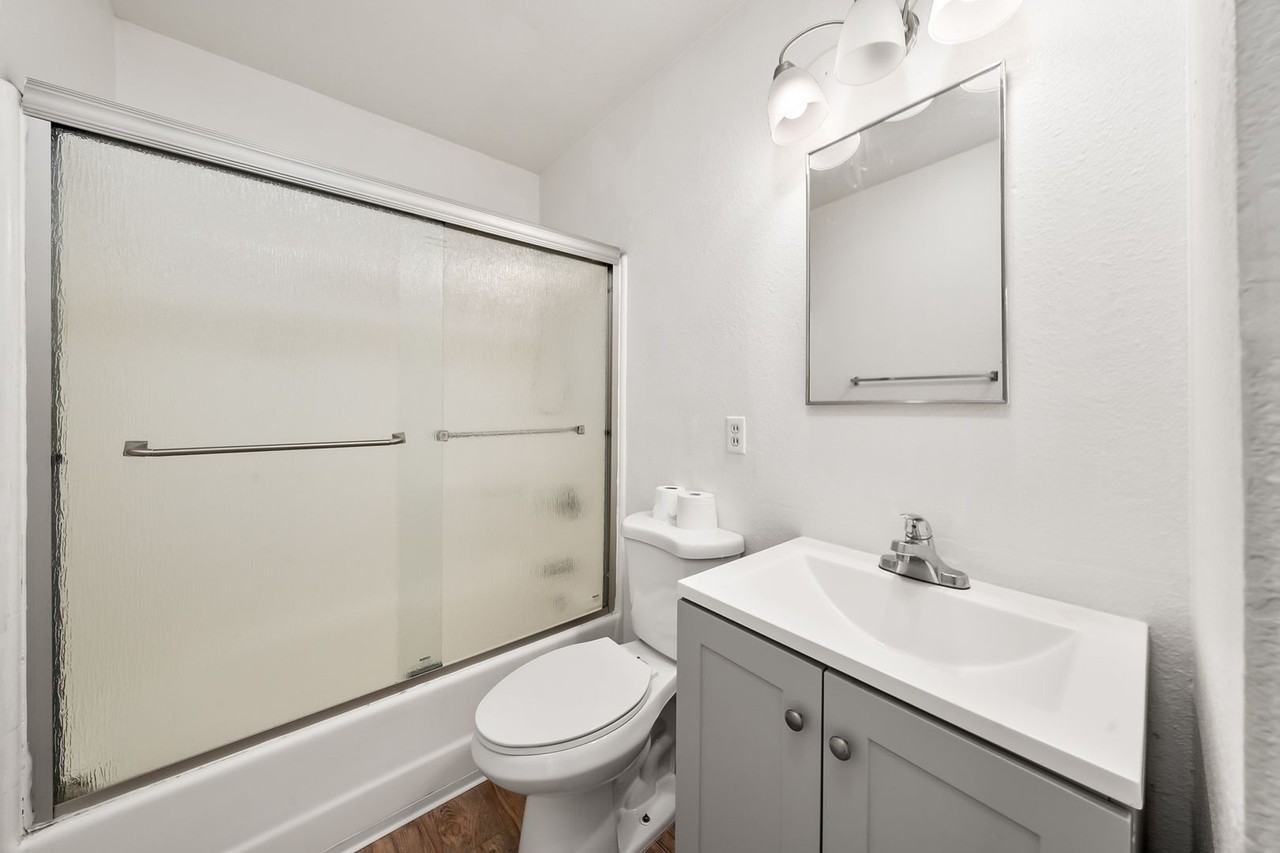 5733 San Vincente Way - Photo 6 of 11