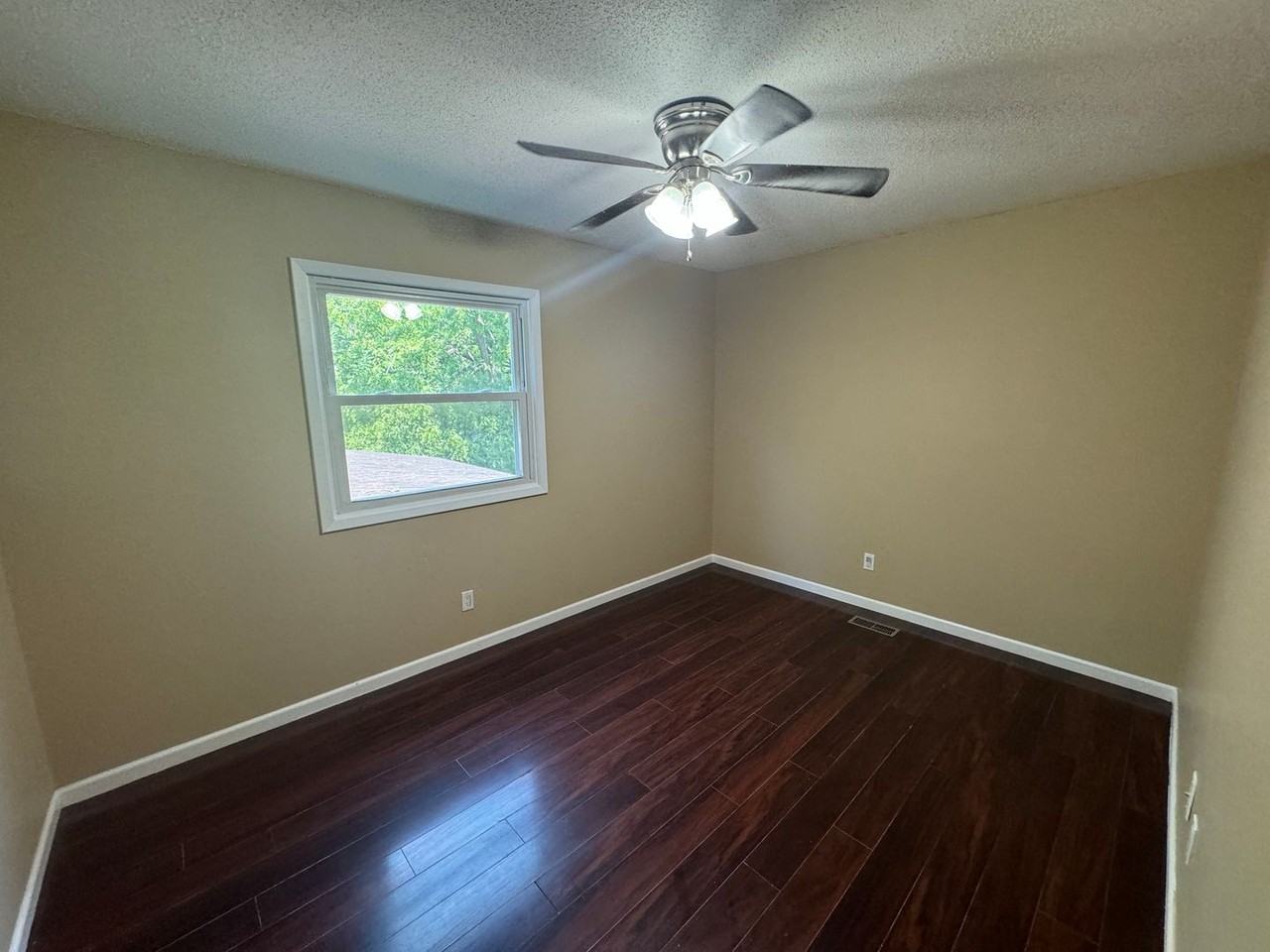 3322 7th St W - Photo 5 of 13