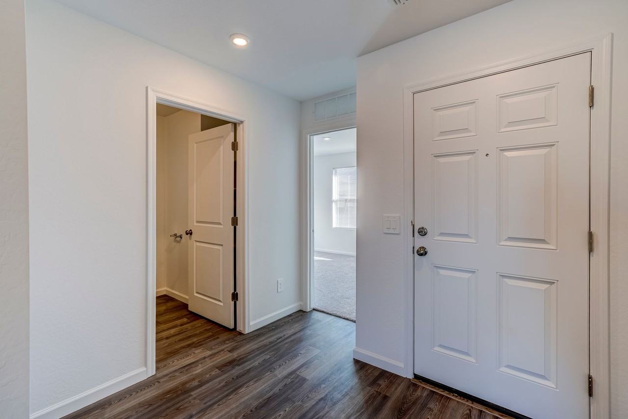 6920 N Bowen Blvd - Photo 3 of 33