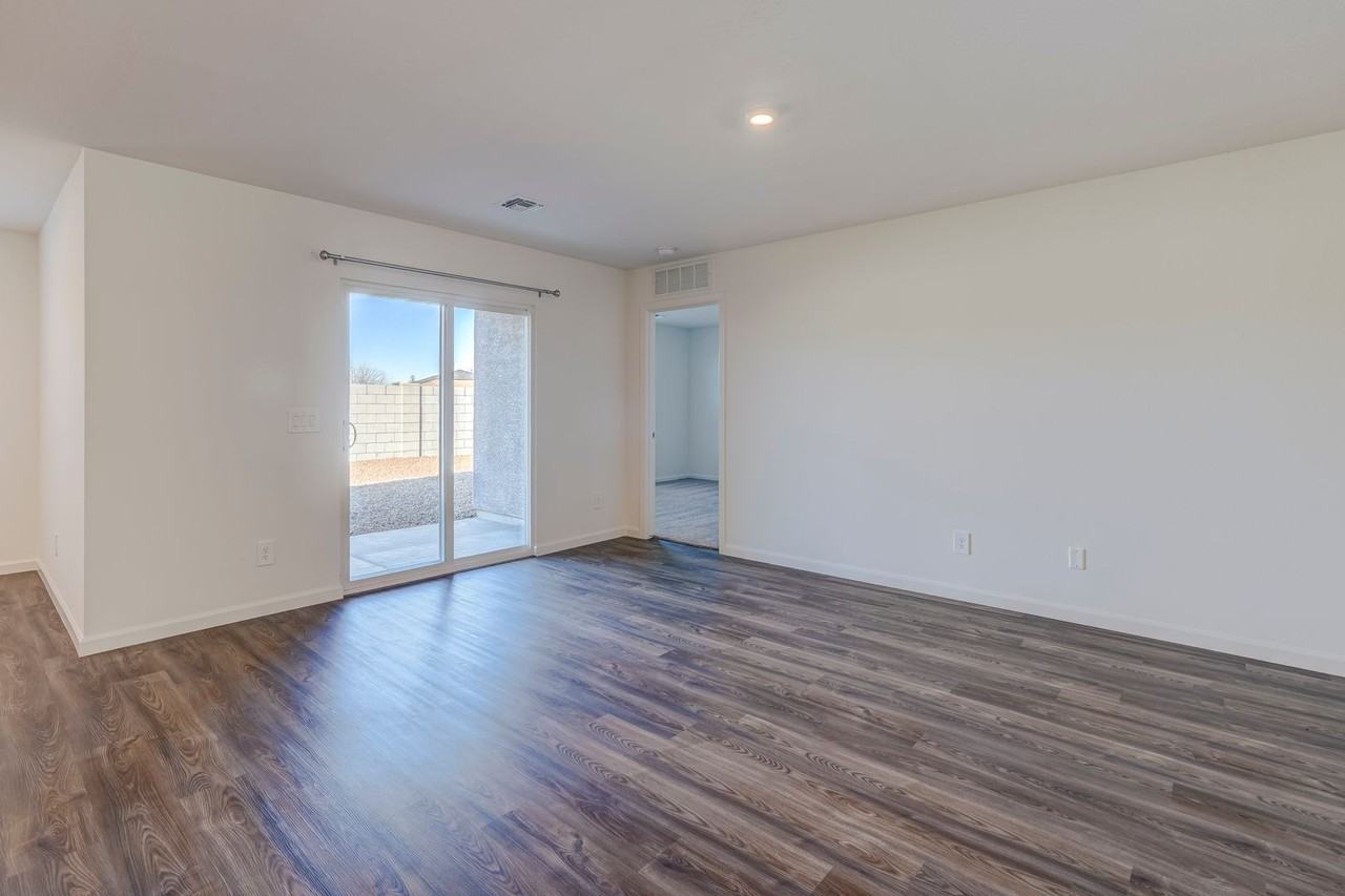 6920 N Bowen Blvd - Photo 6 of 33