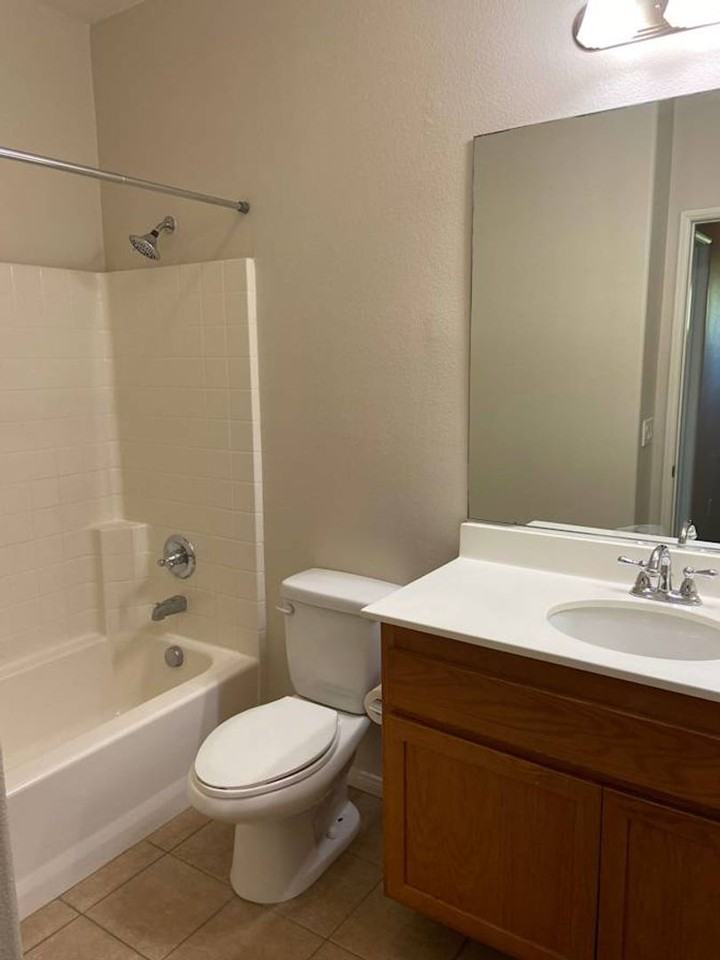 338 Borden Rd - Photo 3 of 7