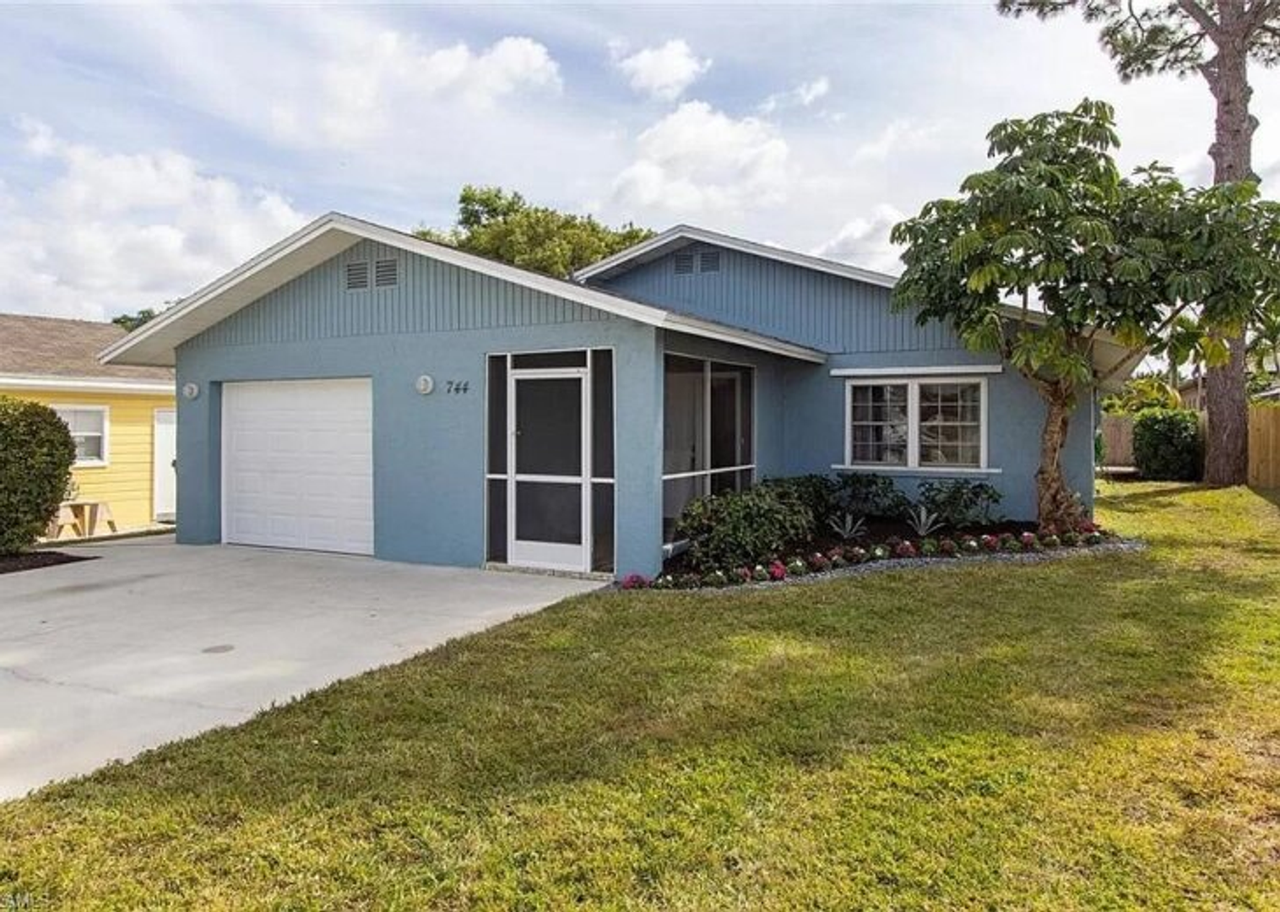 744 110th Ave N - Photo 4 of 4